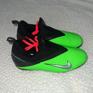 Size 4 Nike Phantom VSN